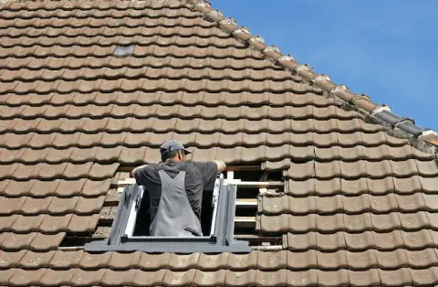 Pose de velux - Saint-Hilaire-du-Rosier